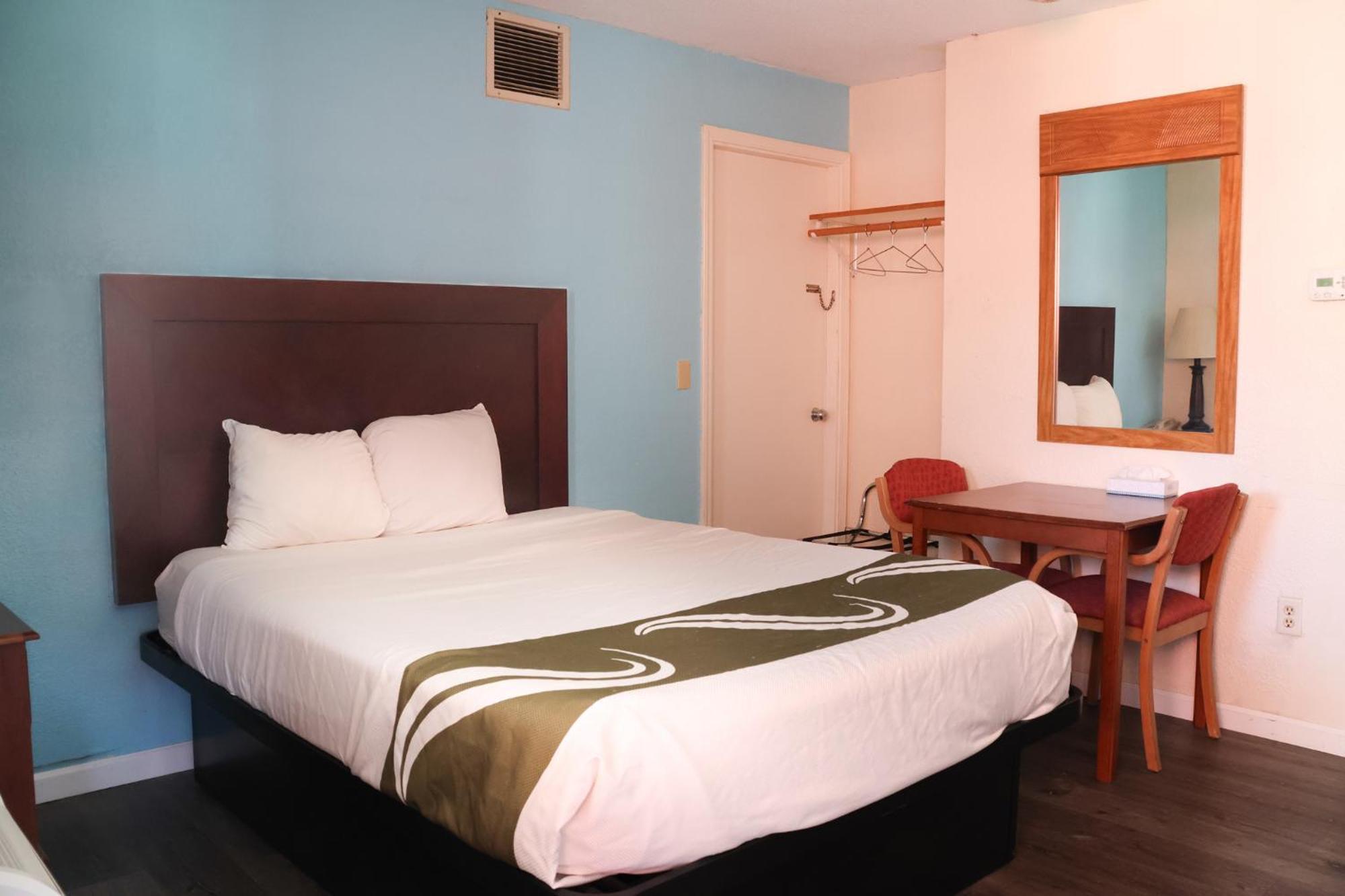 Chippewa Motel Mount Pleasant Exteriér fotografie